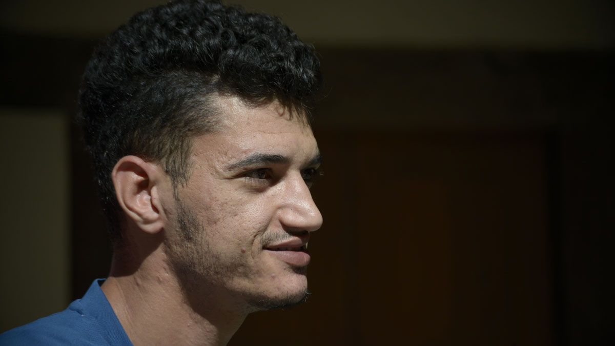 Hamza Rahali, marroquí de 25 años, llegó a España hace tres. | MAURICIO PEÑA Hamza Rahali, marroquí de 25 años, llegó a España hace tres. | MAURICIO PEÑA