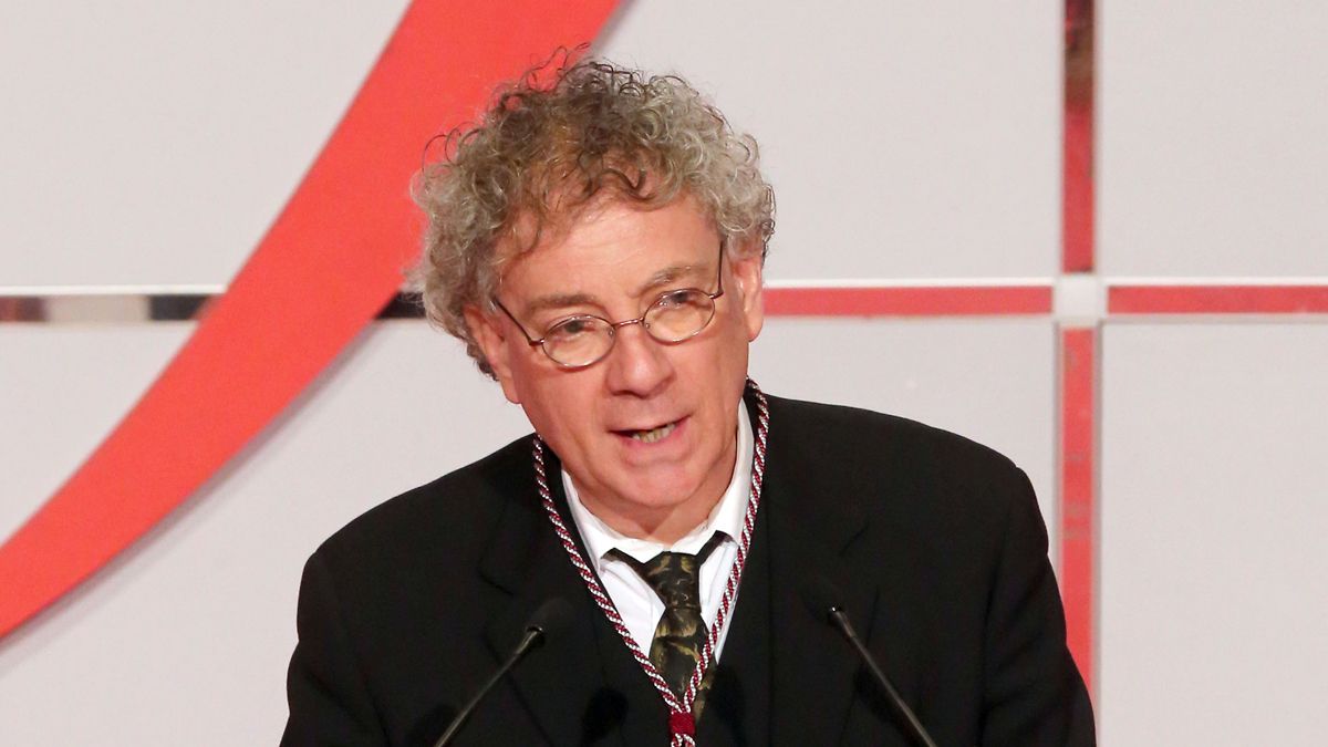 Mestre presenta en Villafranca su primer libro en gallego.