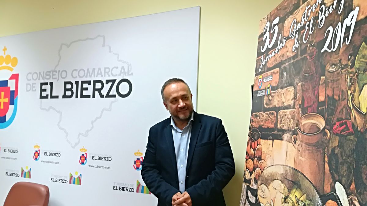 El presidente del Consejo Comarcal fue el encargado de presentar las jornadas.