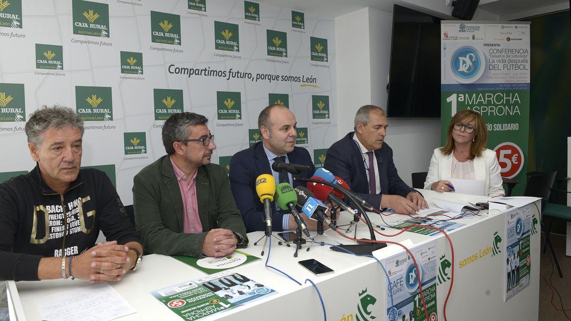 Imagen de la presentación del Desafío Solidario en la sede de Caja Rural de León este jueves. | MAURICIO PEÑA