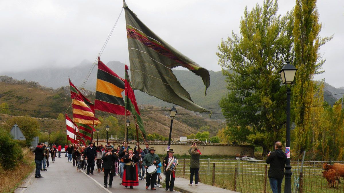 La jornada del domingo incluye pendones leoneses, muestra ganadera y mercado artesano, entre otros actos. | E.N.