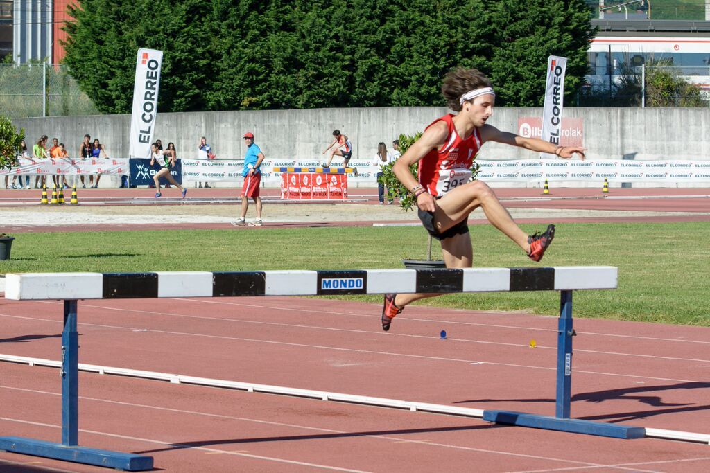 Jorge Blanco se dispone a saltar un obstáculo. | SPORTMEDIA
