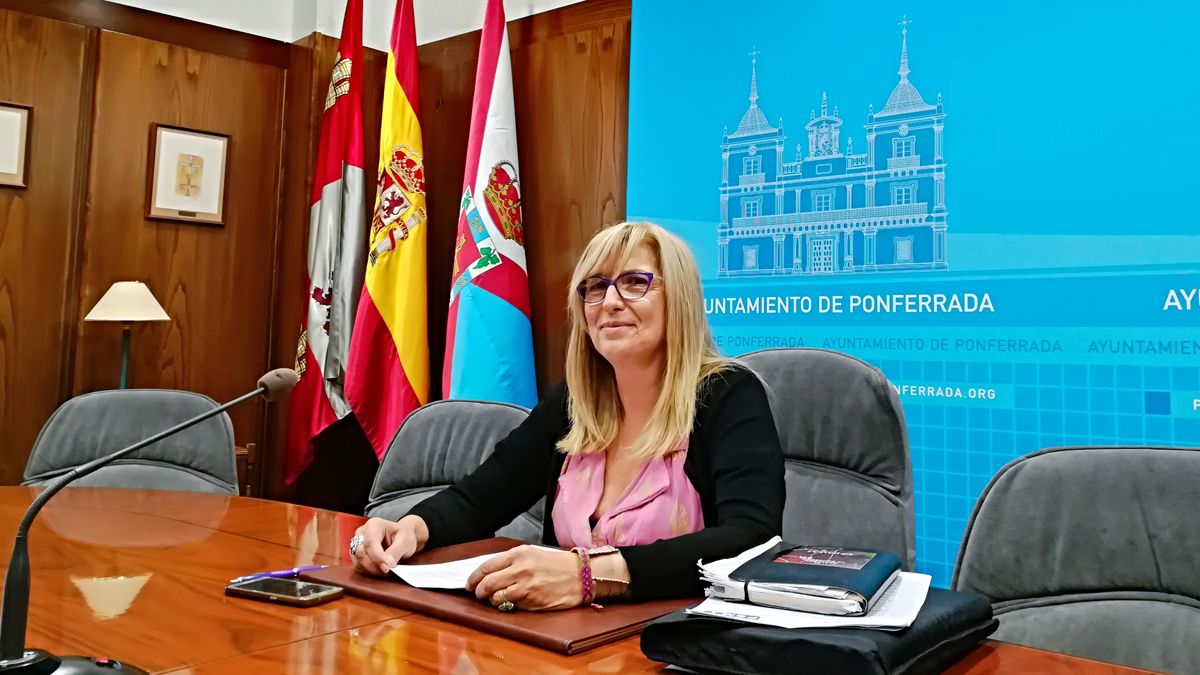 Varela presentando los nuevos proyectos de participación y de envejecimiento activo. | M.I. Varela presentando los nuevos proyectos de participación y de envejecimiento activo. | M.I.
