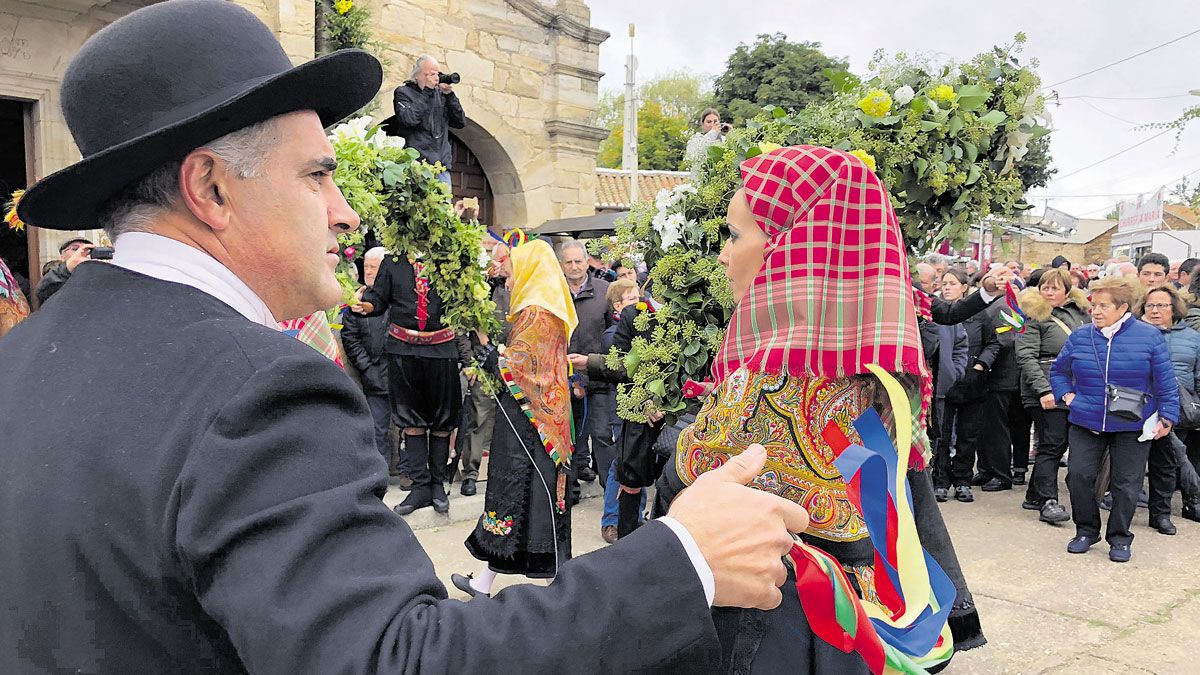 La Virgen de los Remedios procesionará por las calles de Luyego este domingo, a partir de la una de la tarde, arropada por los maragatos. | P.F.