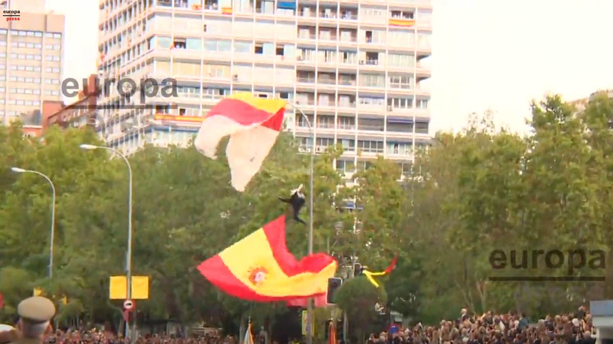 paracaidista-bandera-121019.jpg