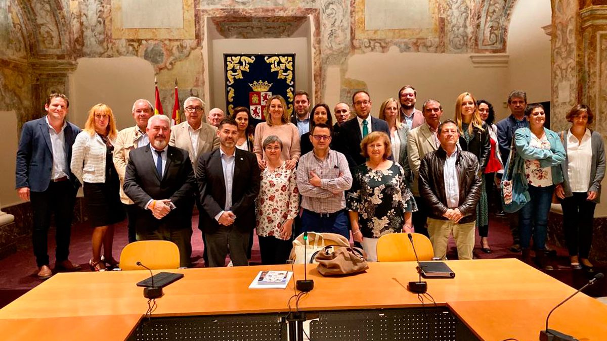 Reunión de la directora con la Asociación de los Pueblos más Bonitos de España.