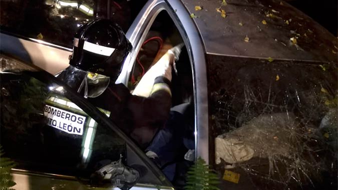 Estado en el que quedó el vehículo. | BOMBEROS DE LEÓN