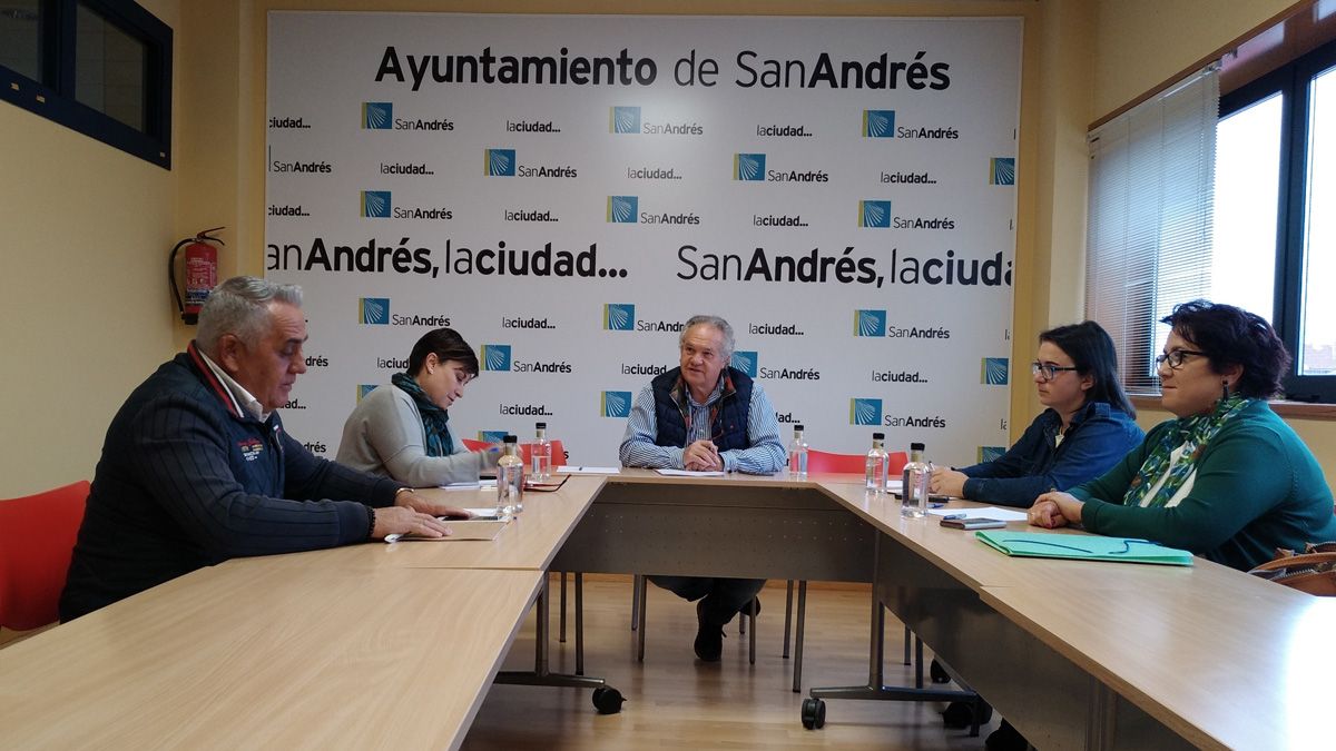 Reunión con los presidentes de las juntas vecinales de San Andrés. | L.N.C.