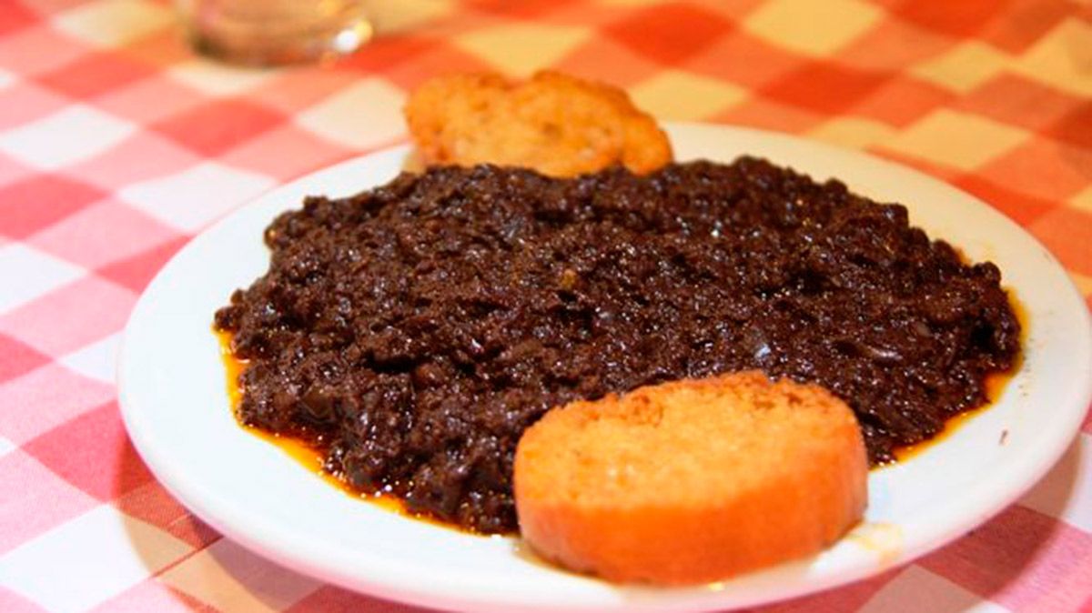 Imagen de un plato de morcilla de León con pan. | L.N.C.