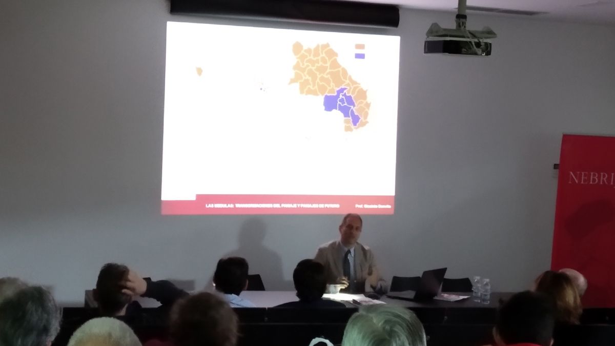 Momentos del curso que se realiza en Médulas estos días. | M.I.