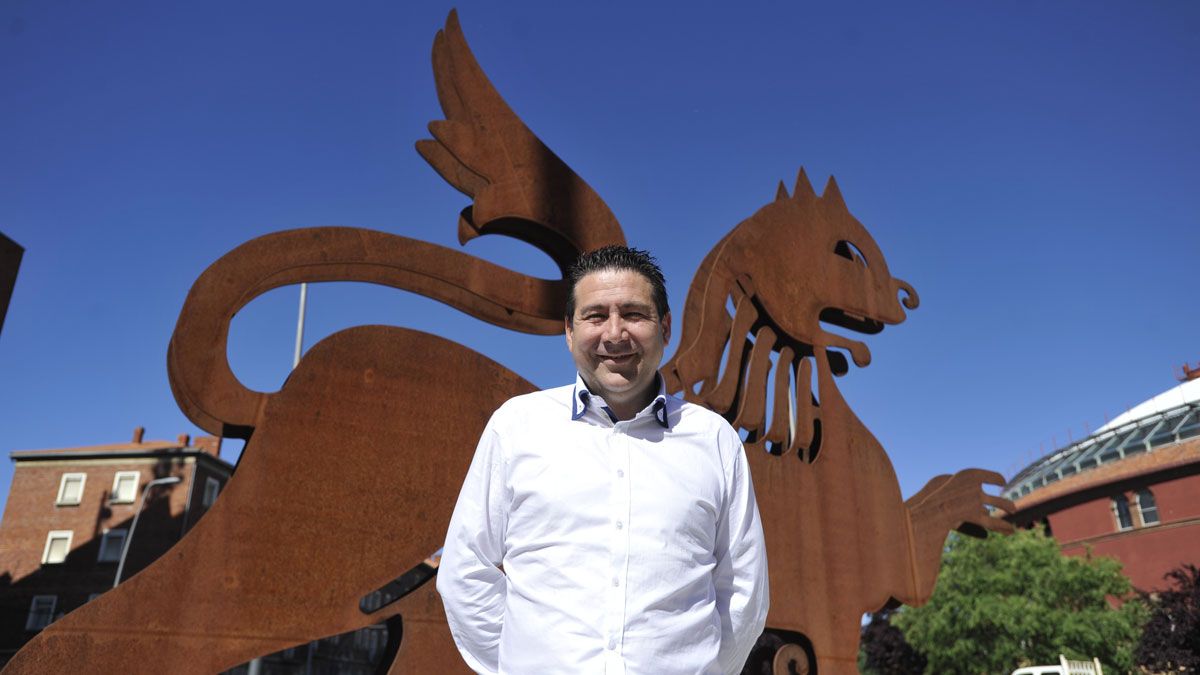Imagen de archivo de Luis Mariano Santos, el único procurador en las Cortes de UPL. | DANIEL MARTÍN Imagen de archivo de Luis Mariano Santos, el único procurador en las Cortes de UPL. | DANIEL MARTÍN