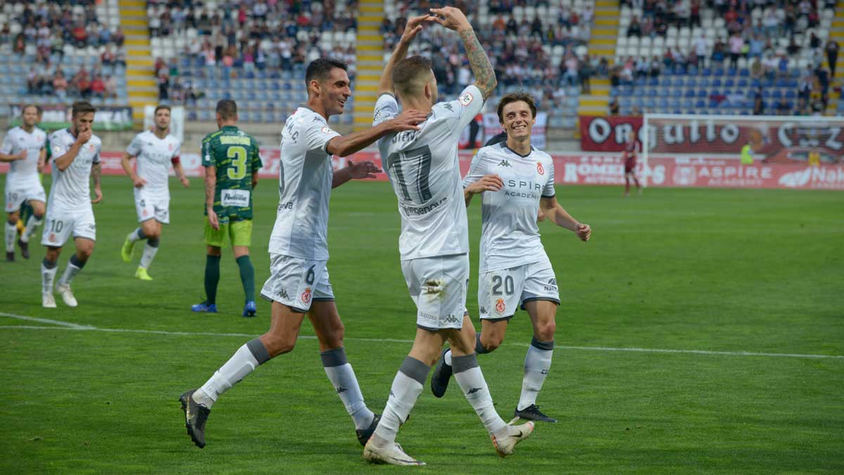 Dioni, Luque y Alfonso celebran un gol durante el último partido en el Reino. | MAURICIO PEÑA