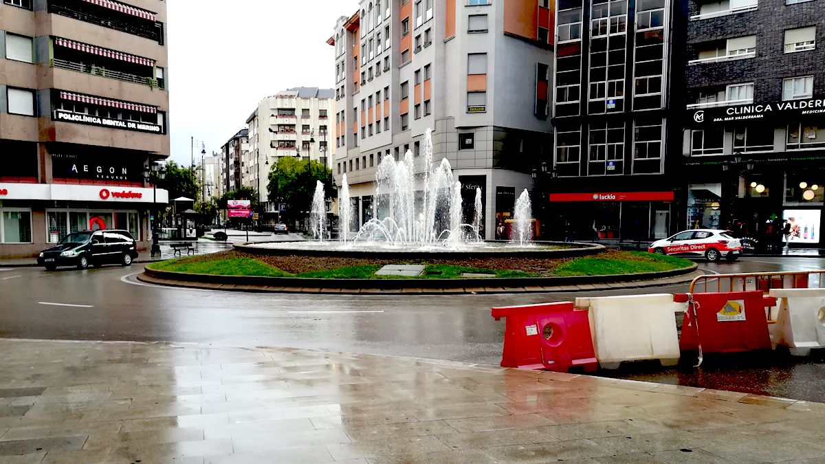 La agresión se produjo en la plaza de Lazúrtegui de madrugada. | M.S.