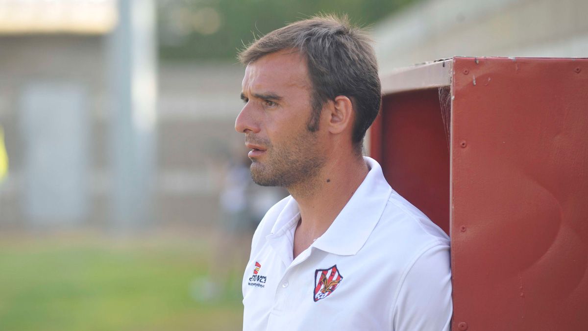 Ministro, durante un partido con el Bembibre. | DANIEL MARTÍN