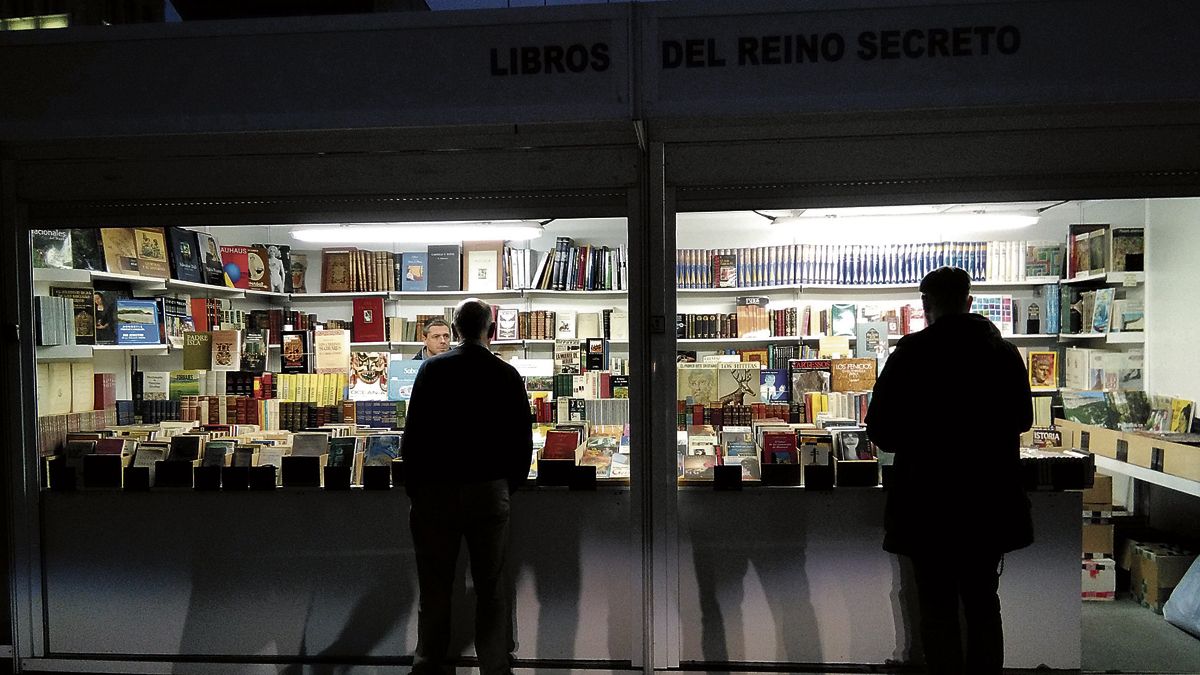 Los olvidados no son los libros de la feria, sino nosotros, que olvidándonos de ellos nos olvidamos de nosotros mismos. | JUAN CARLOS CARBAJO LARSEN