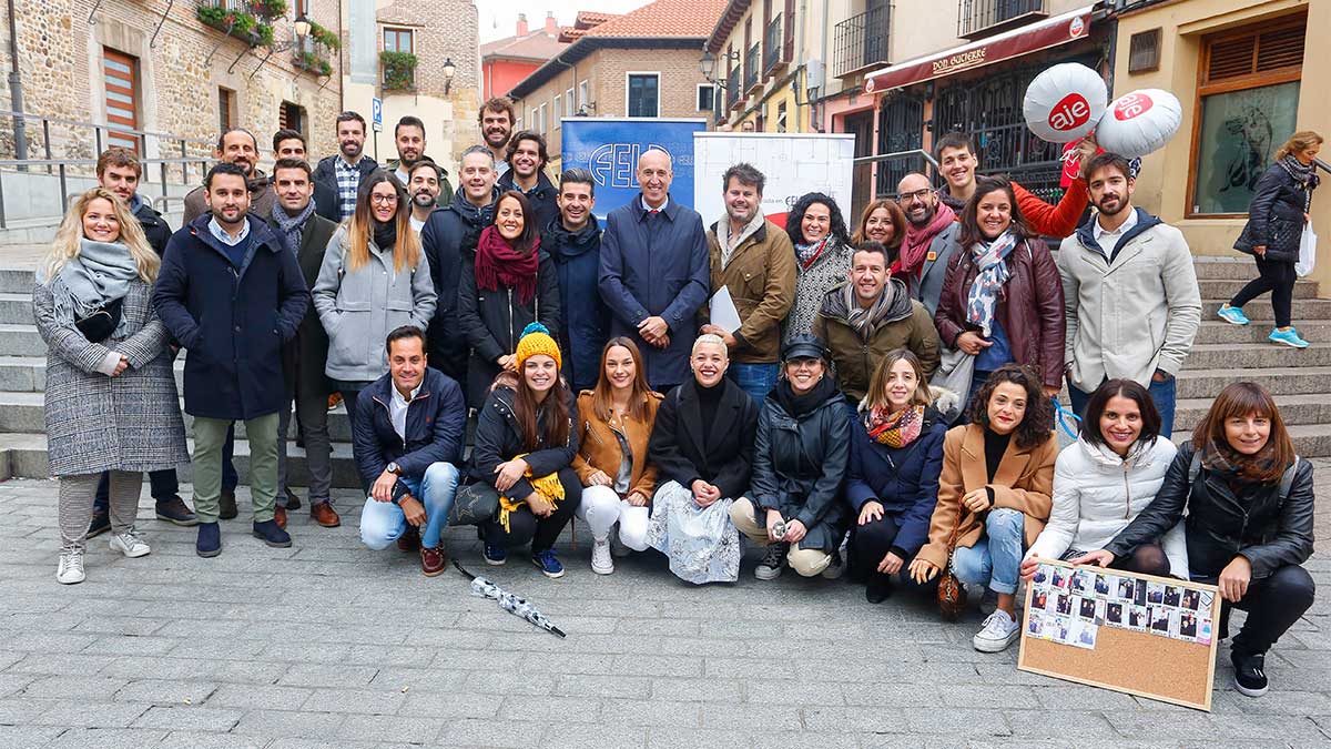 El alcalde de León, José Antonio Diez, se reúne con la Asociación de Jóvenes Empresarios de la Federación Leonesa de Empresarios. | L.N.C.
