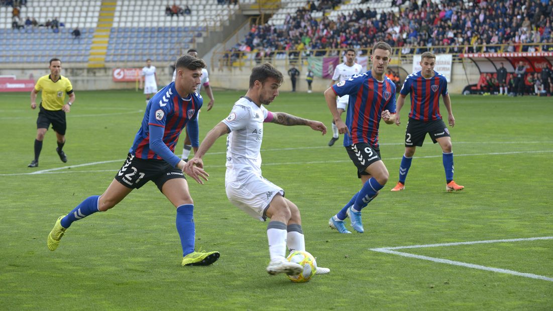 Sergio Marcos, durante un partido en el Reino de León con la Cultural. | MAURICIO PEÑA