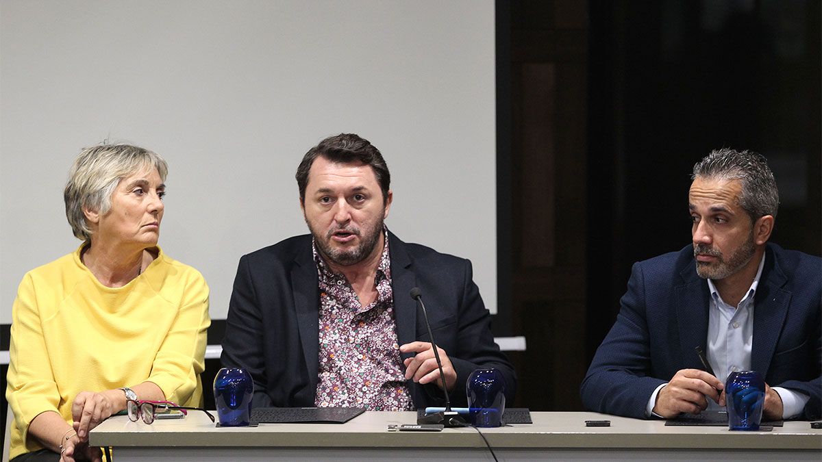 Presentación de la Plataforma de Pacientes con Incontinencia Fecal, en la que participan el presidente de Predif, Francisco Sardón, y el presidente de Aspaym Castilla y León, Ángel de Propios. | ICAL