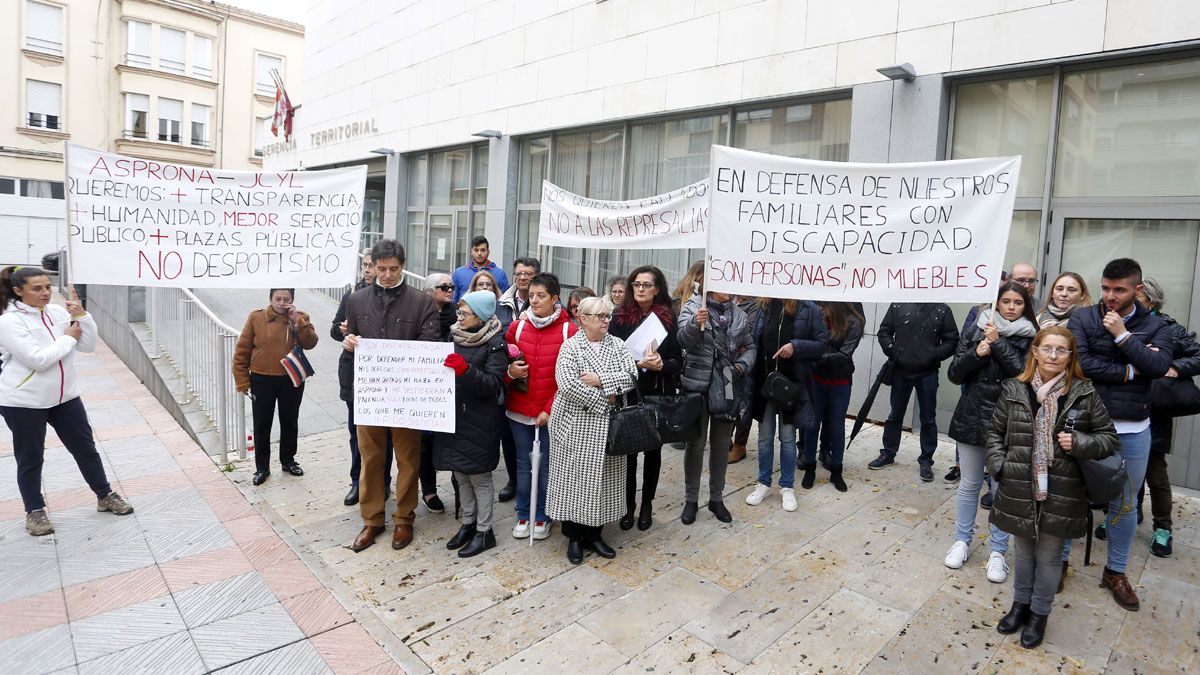 asprona-protesta-leon-231019.jpg