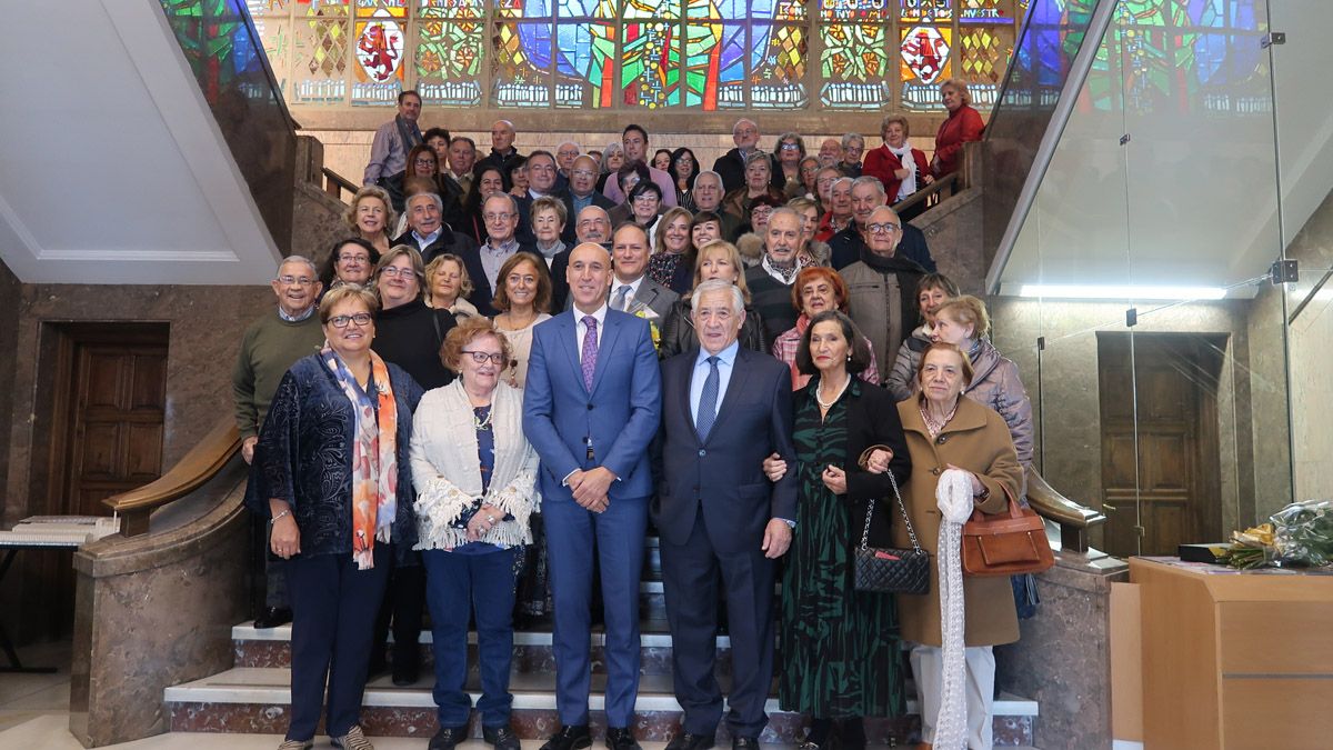 Foto de familia de los participantes en el homenaje. | L.N.C.