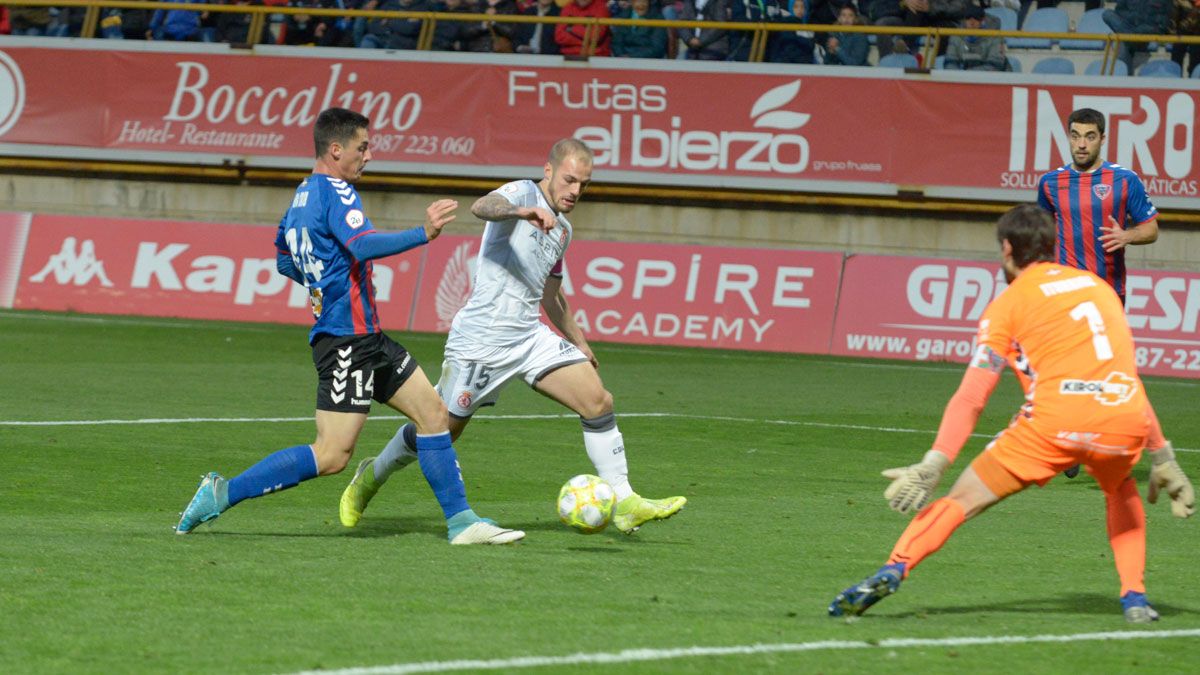 Sergio Benito dispondrá de su primera titularidad enfrentándose a su último equipo. | MAURICIO PEÑA