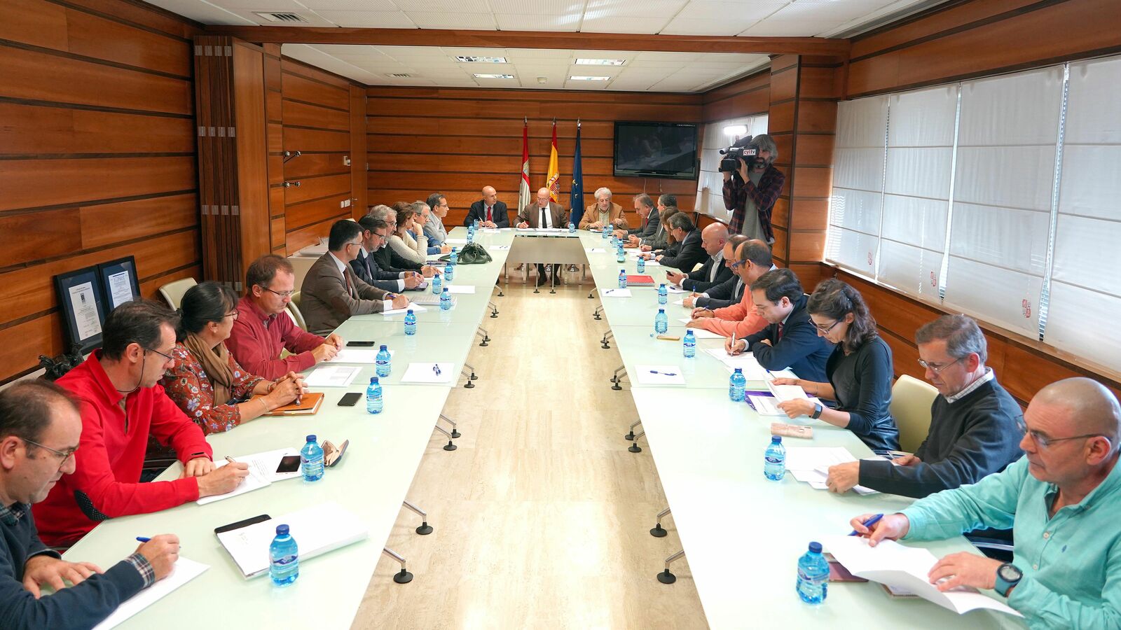 Jesús Julio Carnero preside la reunión del Grupo de Trabajo Interadministrativo de Colaboración en Lucha Integral contra el Topillo Campesino. | ICAL