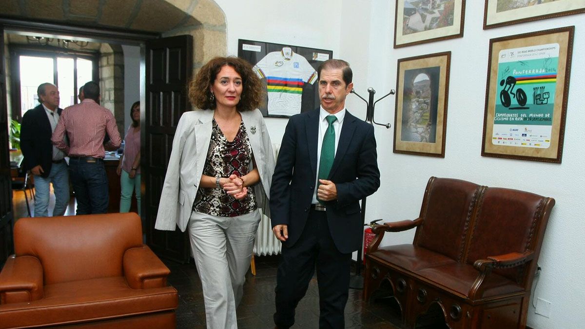 Gloria Merayo y Francisco Marín, durante el encuentro en el Ayuntamiento de Ponferrada. | César Sánchez (Ical)