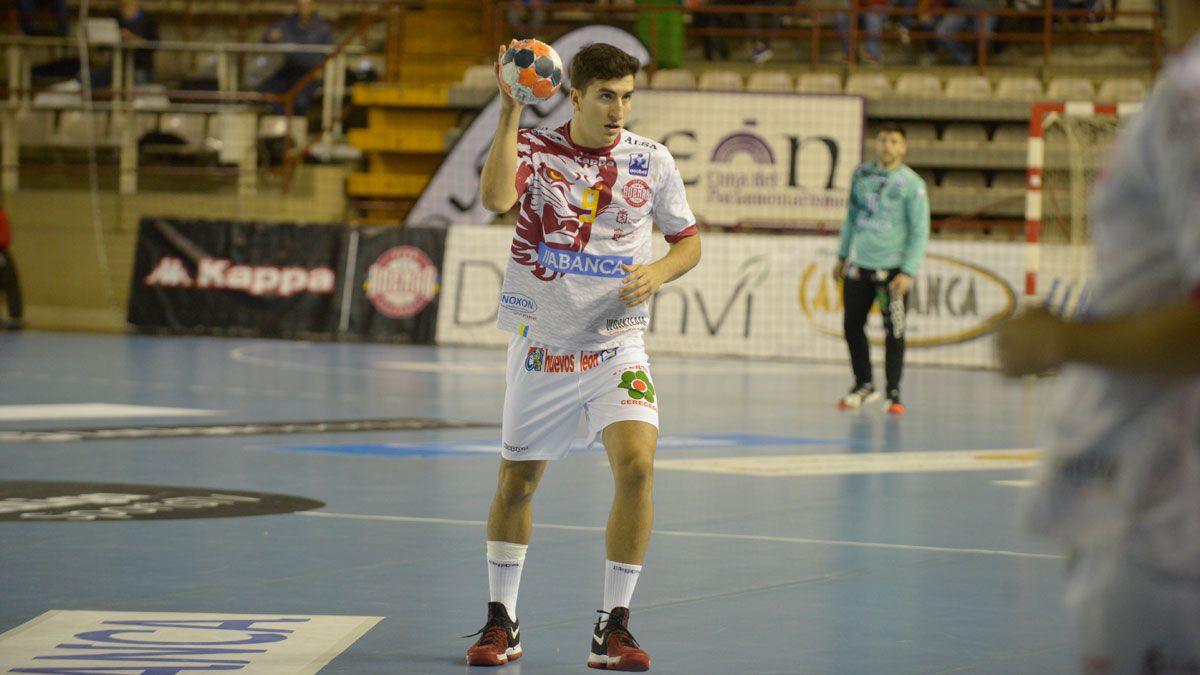 Pedro Martínez, durante el partido ante La Rioja. | MAURICIO PEÑA