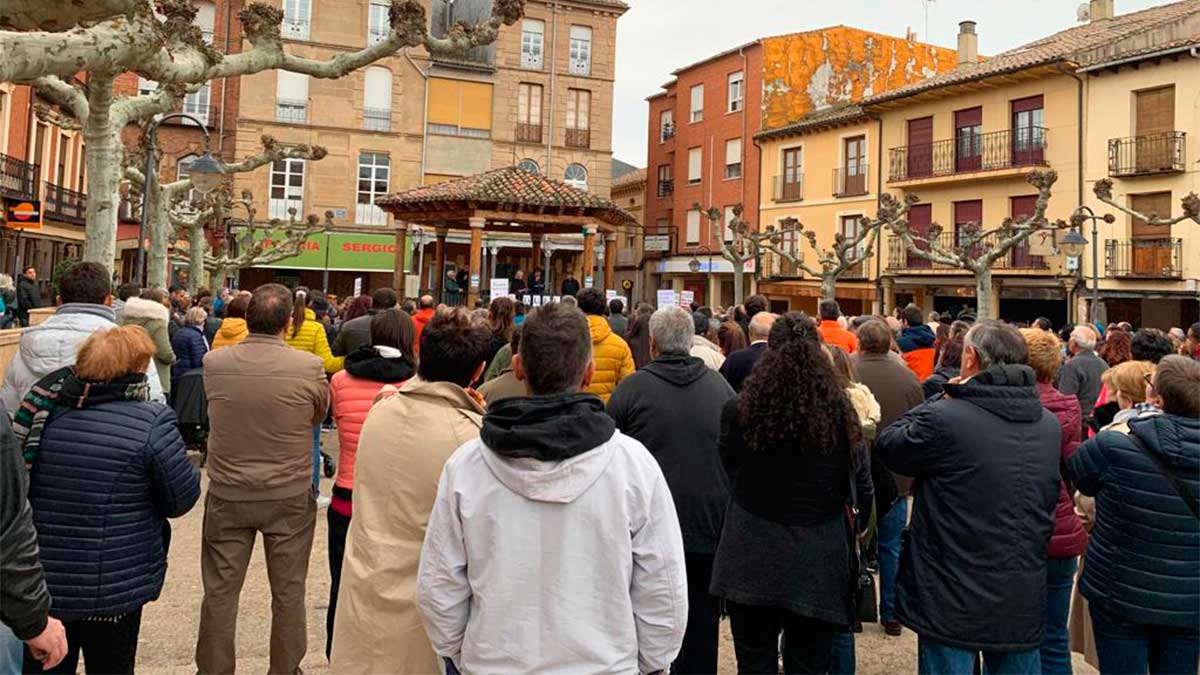 Un momento de la concentración en Sahagún. | L.N.C. Un momento de la concentración en Sahagún. | L.N.C.