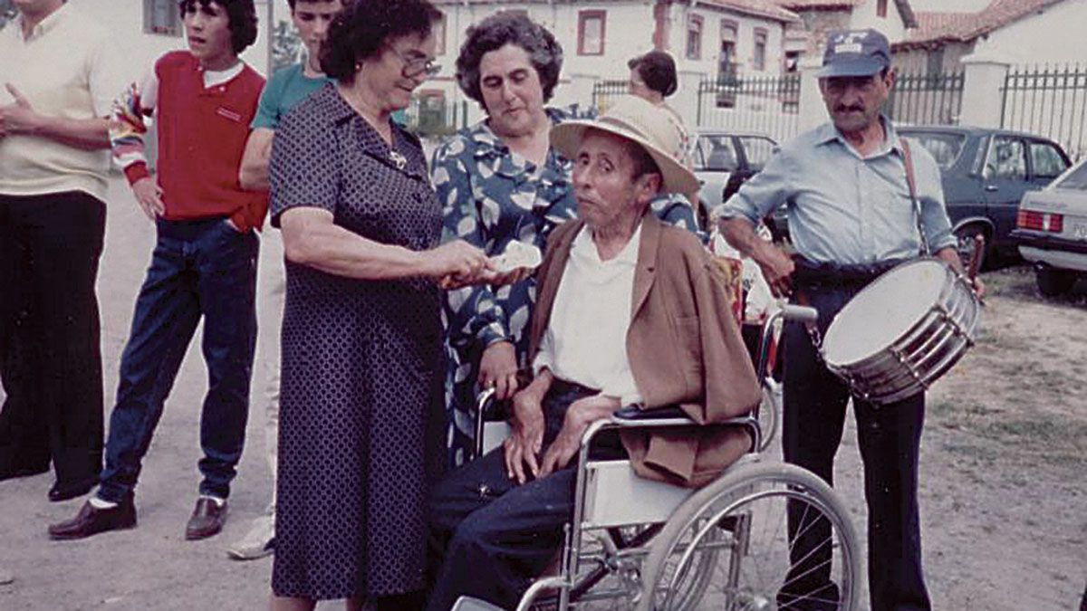 La humedad soportada durante años bajo tierra le dejó gravísimas secuelas, como se ve en la foto de 1982.