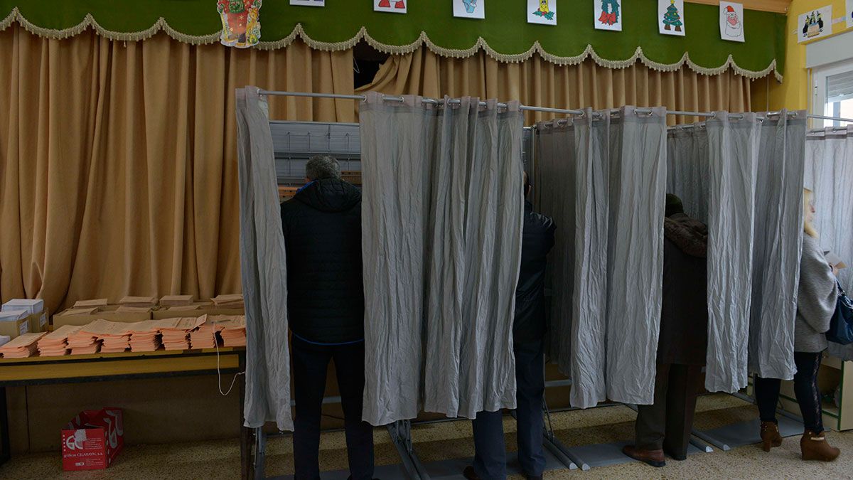 Imagen de archivo de unas pasadas elecciones en León. | MAURICIO PEÑA