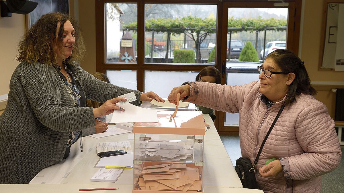 La jornada electoral transcurrió con normalidad en casi todos los colegios de la provincia. | MAURICIO PEÑA