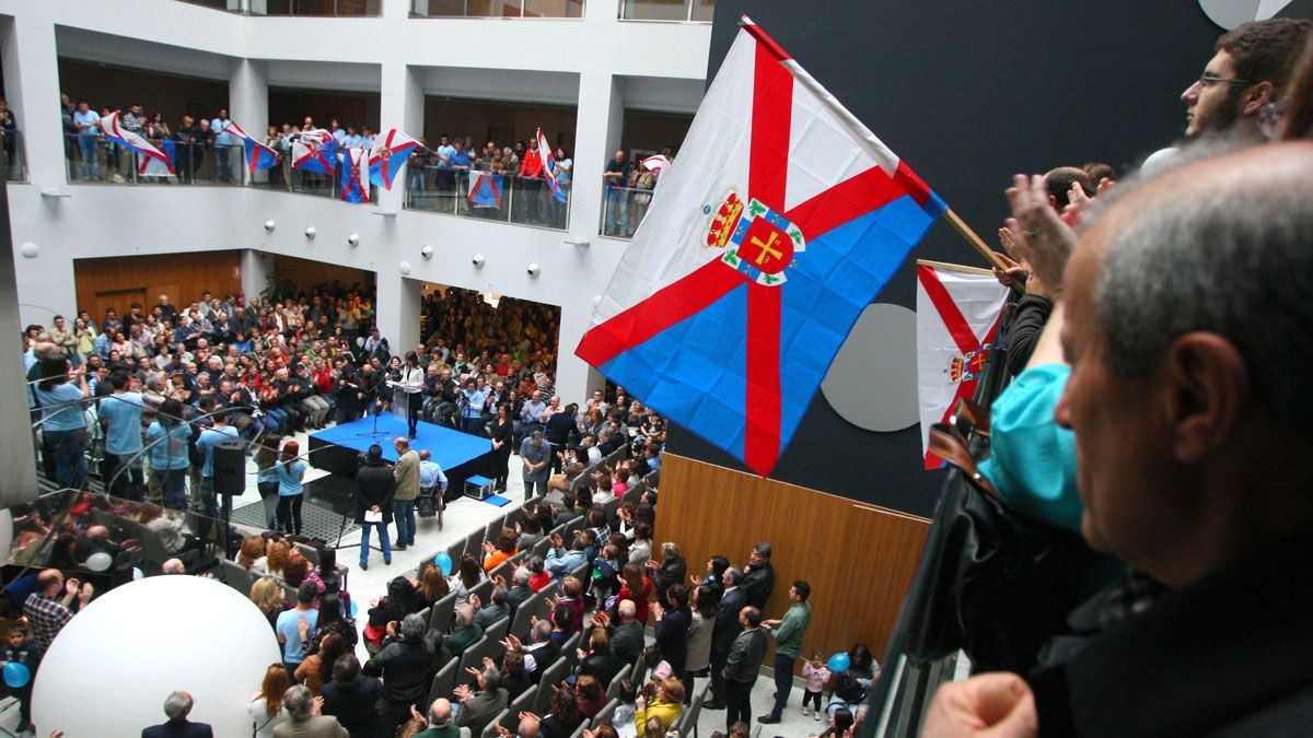 Imagen de archivo de un concurrido acto de Coalición por el Bierzo. | Ical