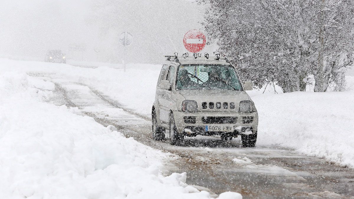 Nieve en Villamanín este viernes. | ICAL