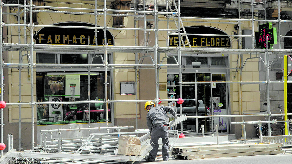 El salario medio de los trabajadores leoneses encadena ya cuatro años de incrementos. | MAURICIO PEÑA