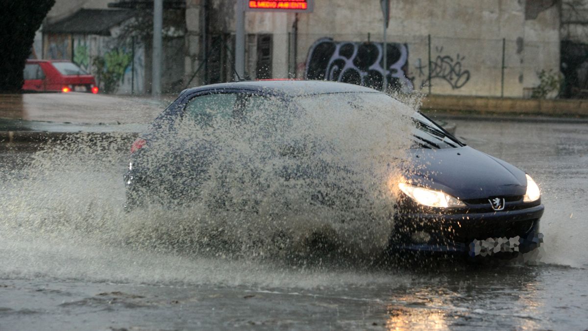 coche-lluvia-231119.jpg