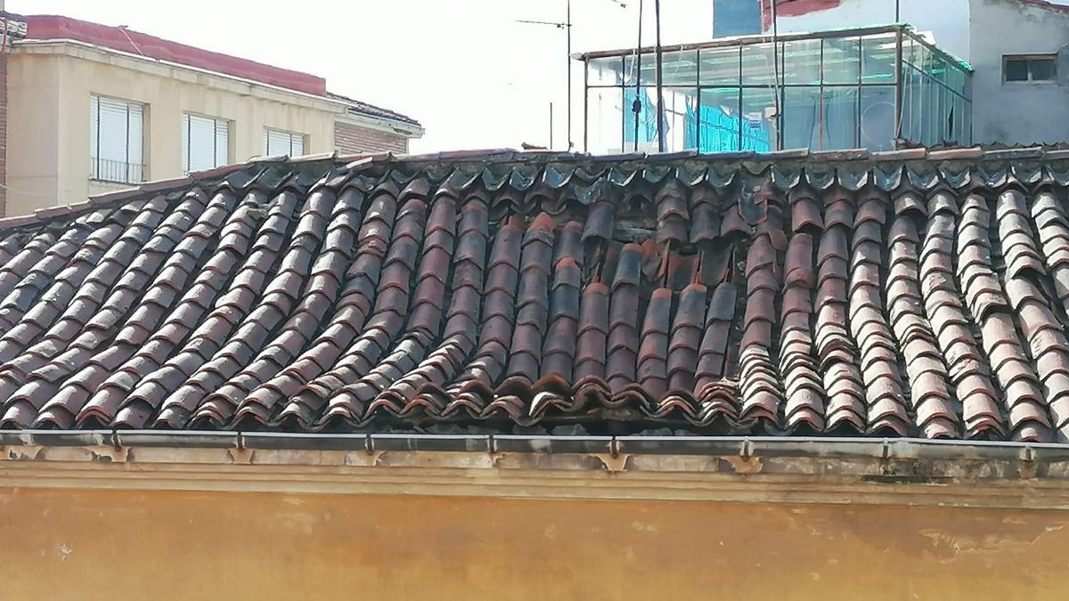 Aspecto que presenta la cubierta del inmueble, que fue desalojado el pasado viernes. | L.N.C.