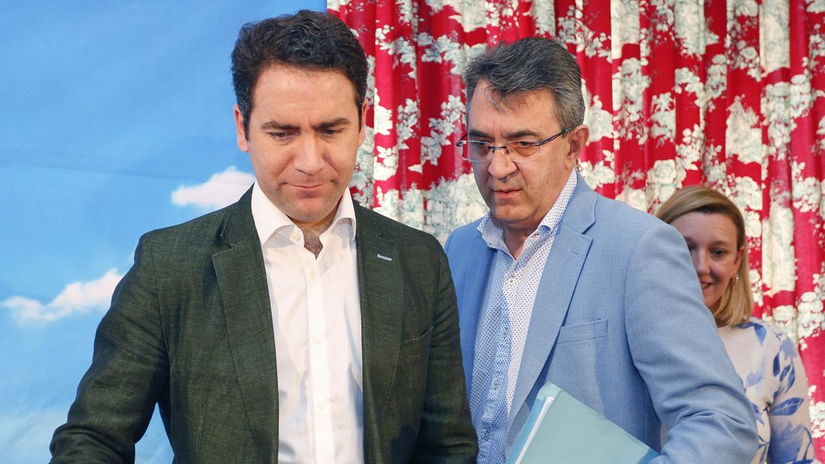 El secretario general del PP, Teodoro García Egea, y el presidente del partido en la provincia, Juan Martínez Majo. | ICAL