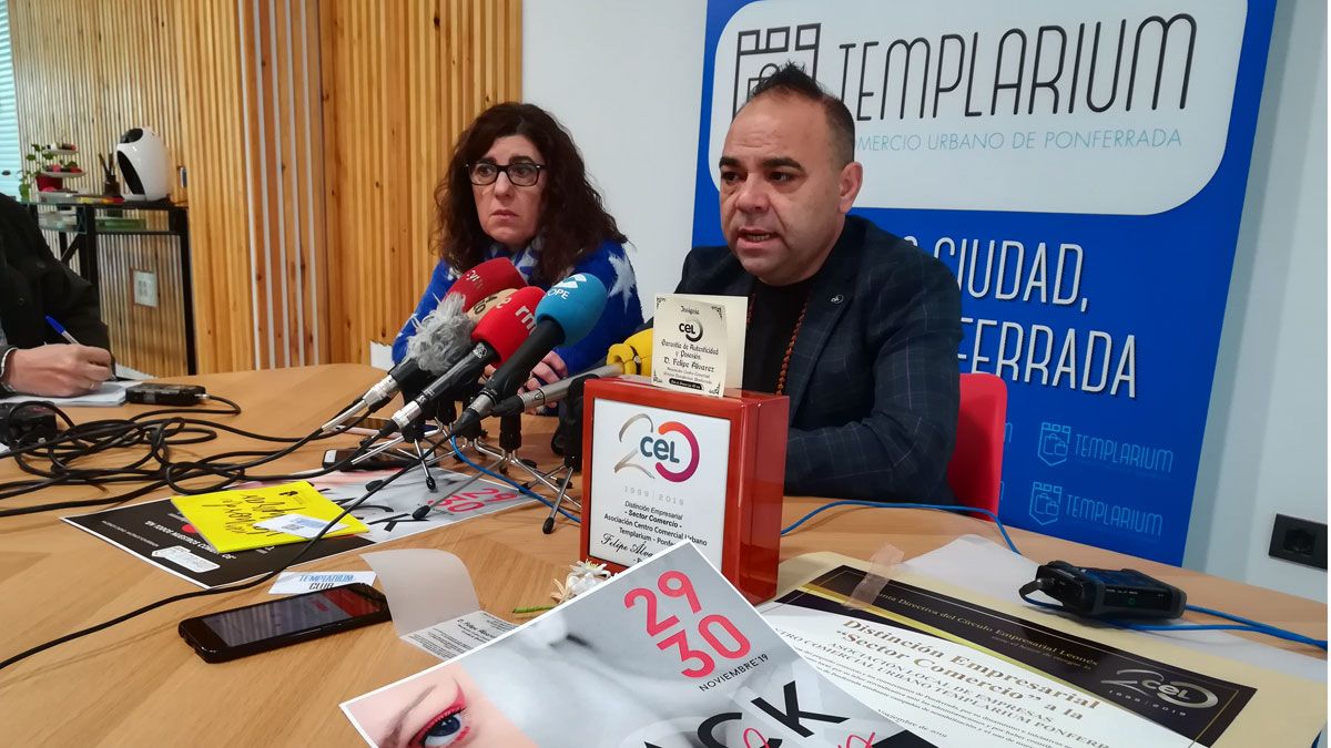 Carmen Quesada y Felipe Álvarez, representantes de la Asociación Templarium, en rueda de prensa. | D.M.