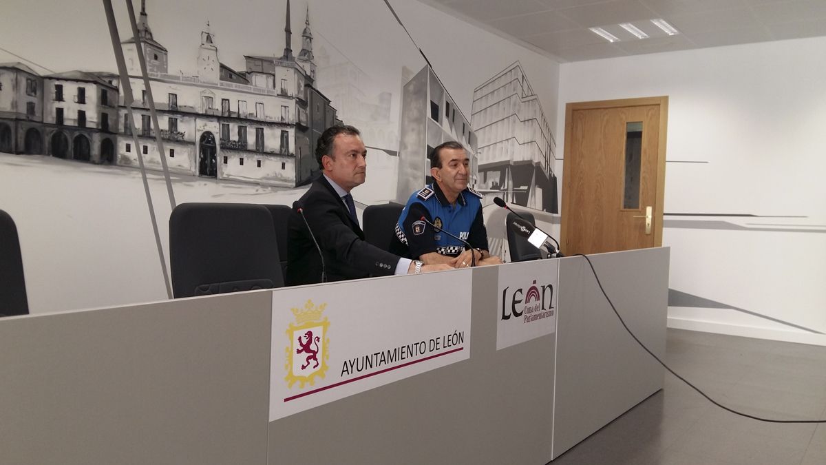 Fernando Salguero y Martín Muñoz, durante la presentación de la campaña. | A. MARTÍNEZ