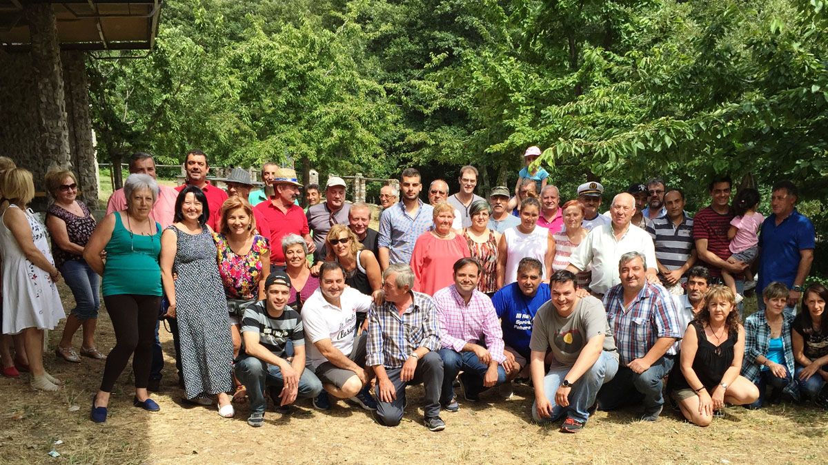 Participantes en el 'Sábado Rojo' en Páramo del Sil. | L. N. C.