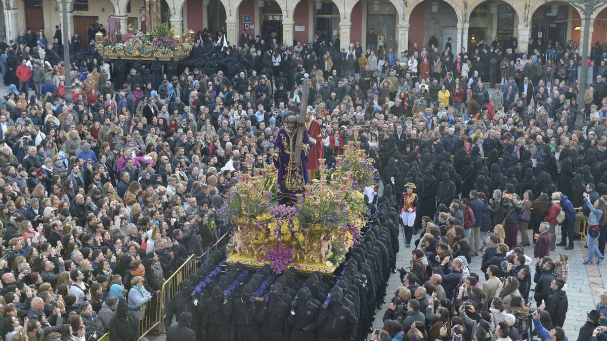 Las procesiones de Semana Santa son un emblema en León. | MAURICIO PEÑA