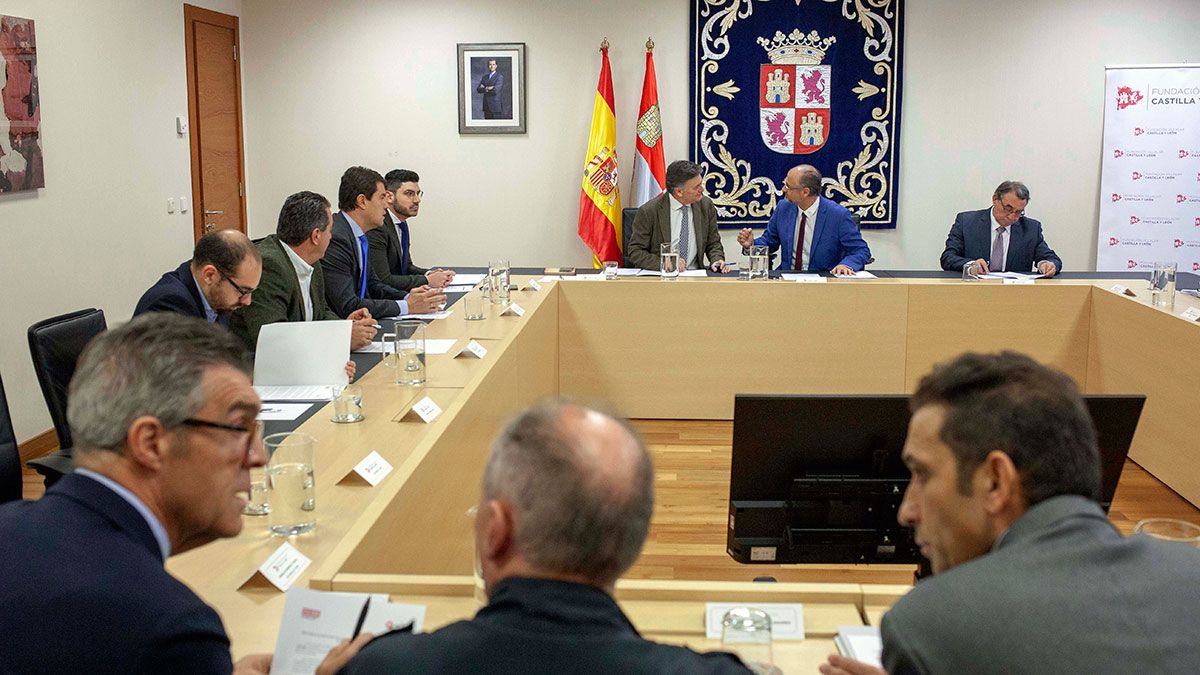 El presidente de las Cortes de Castilla y León, Luis Fuentes, preside la primera reunión del Patronato de la Fundación Villalar-Castilla y León de la X Legislatura. | ICAL