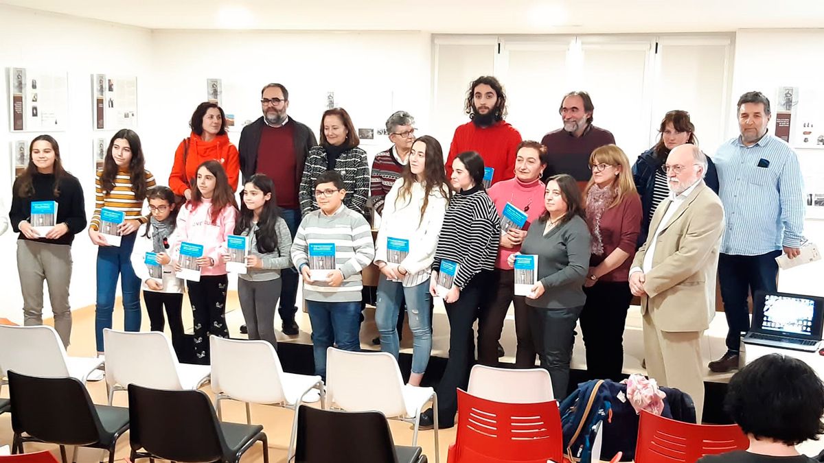 Imagen de los ganadores del II Premio Morales en la entrega. | XABIER ROO Imagen de los ganadores del II Premio Morales en la entrega. | XABIER ROO