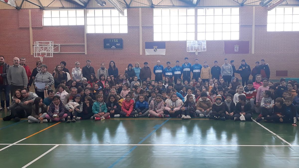 Jornada de integración celebrada ayer en Valencia de Don Juan con motivo del Día de personas con Discapacidad. | L.N.C.