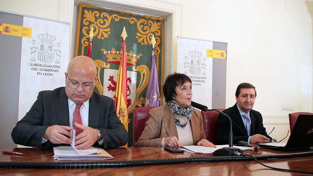 Faustino Sánchez, Mercedes Martín y Antonio Llamazares. | PEIO GARCÍA (ICAL) Faustino Sánchez, Mercedes Martín y Antonio Llamazares. | PEIO GARCÍA (ICAL)