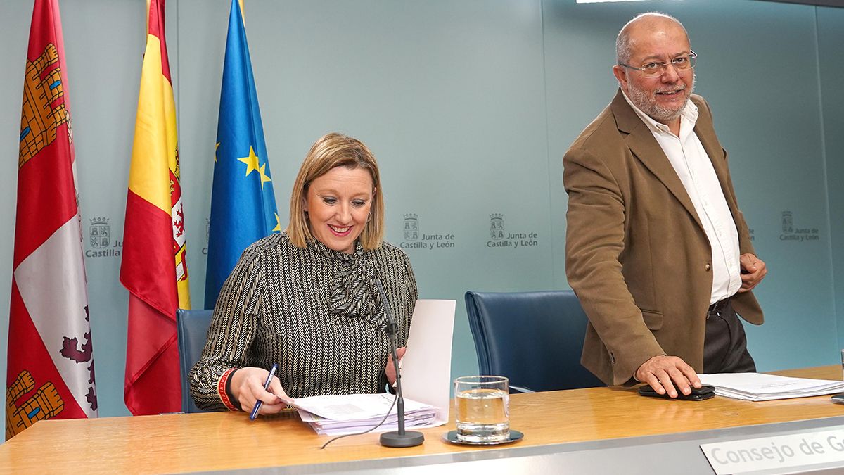 Francisco Igea, comparece en rueda de prensa posterior al Consejo de Gobierno junto a Isabel Blanco. | ICAL Francisco Igea, comparece en rueda de prensa posterior al Consejo de Gobierno junto a Isabel Blanco. | ICAL