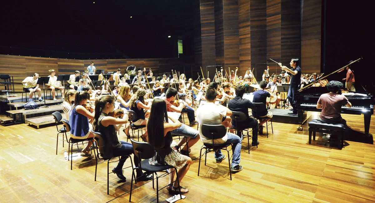 La Joven Orquesta Leonesa realizó en la tarde del sánado un ensayo general en el Auditorio Ciudad de León. | DANIEL MARTÍN