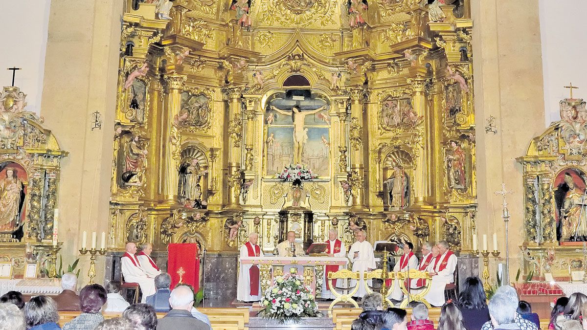 villaquejida-iglesia-81219.jpg