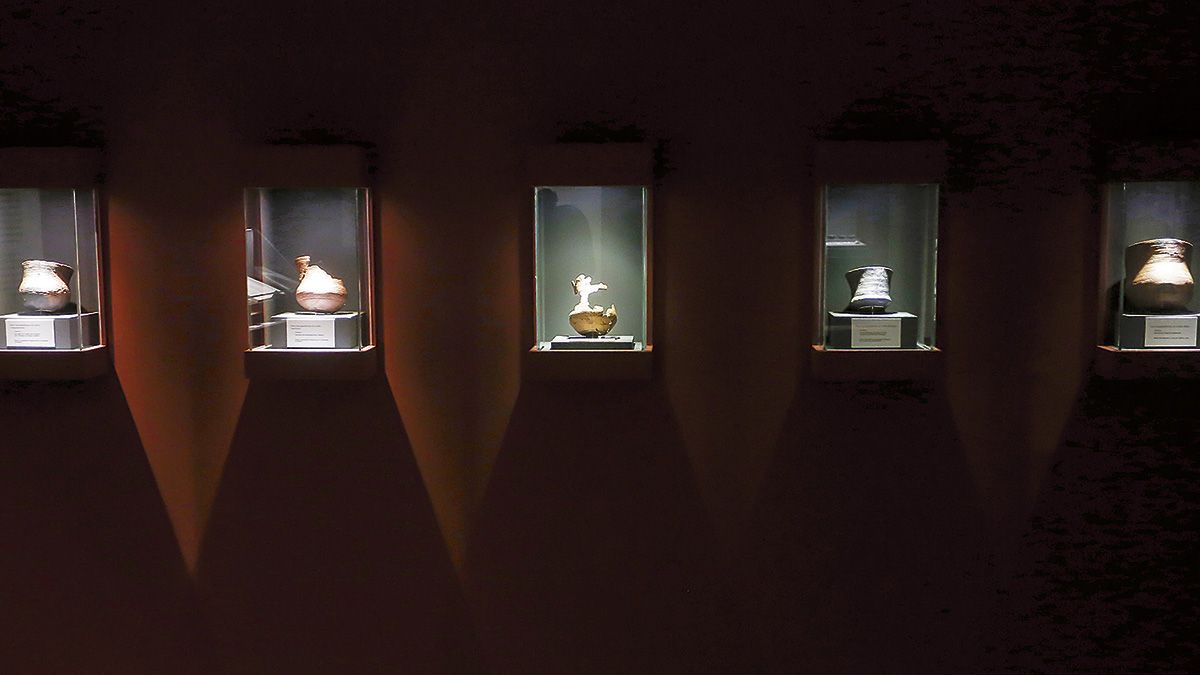 El Museo de León inaugura la exposición ‘Un brindis por el Príncipe. El Vaso Campaniforme en la Península Ibérica 2.500 al 2.000 a. C.’. |  C. S. CAMPILLO